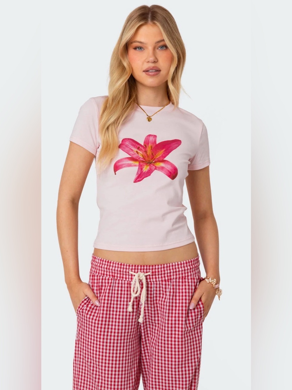 Edikted Daylily T Shirt XS Pink Floral Graphic